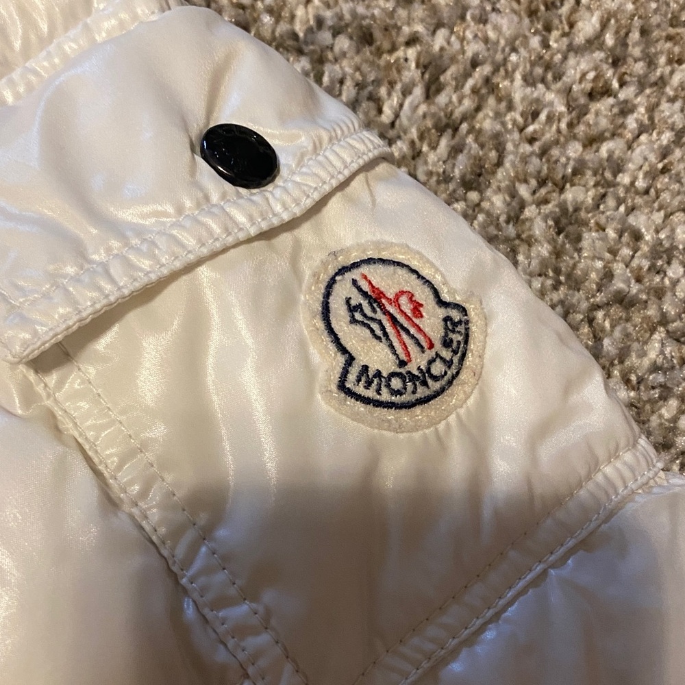 Moncler Puffer Jacket - Picture 2 of 12